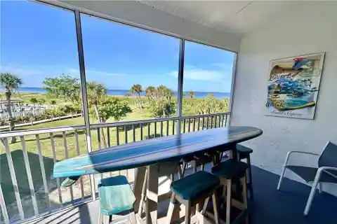 Two-story Retreat in South Seas Resort