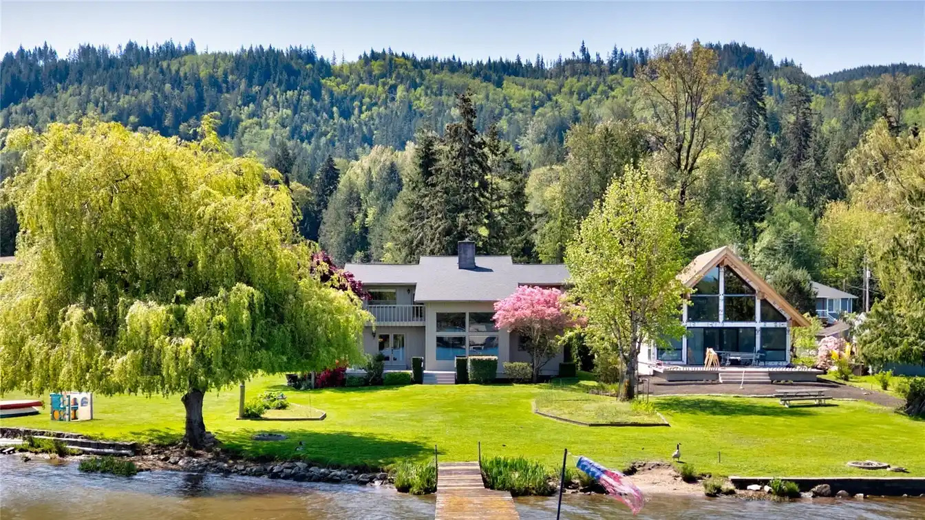 Lakeside Gem