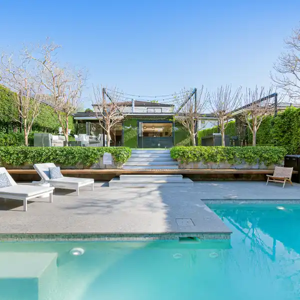 MAGNIFICENT RIVERVIEW RESIDENCE