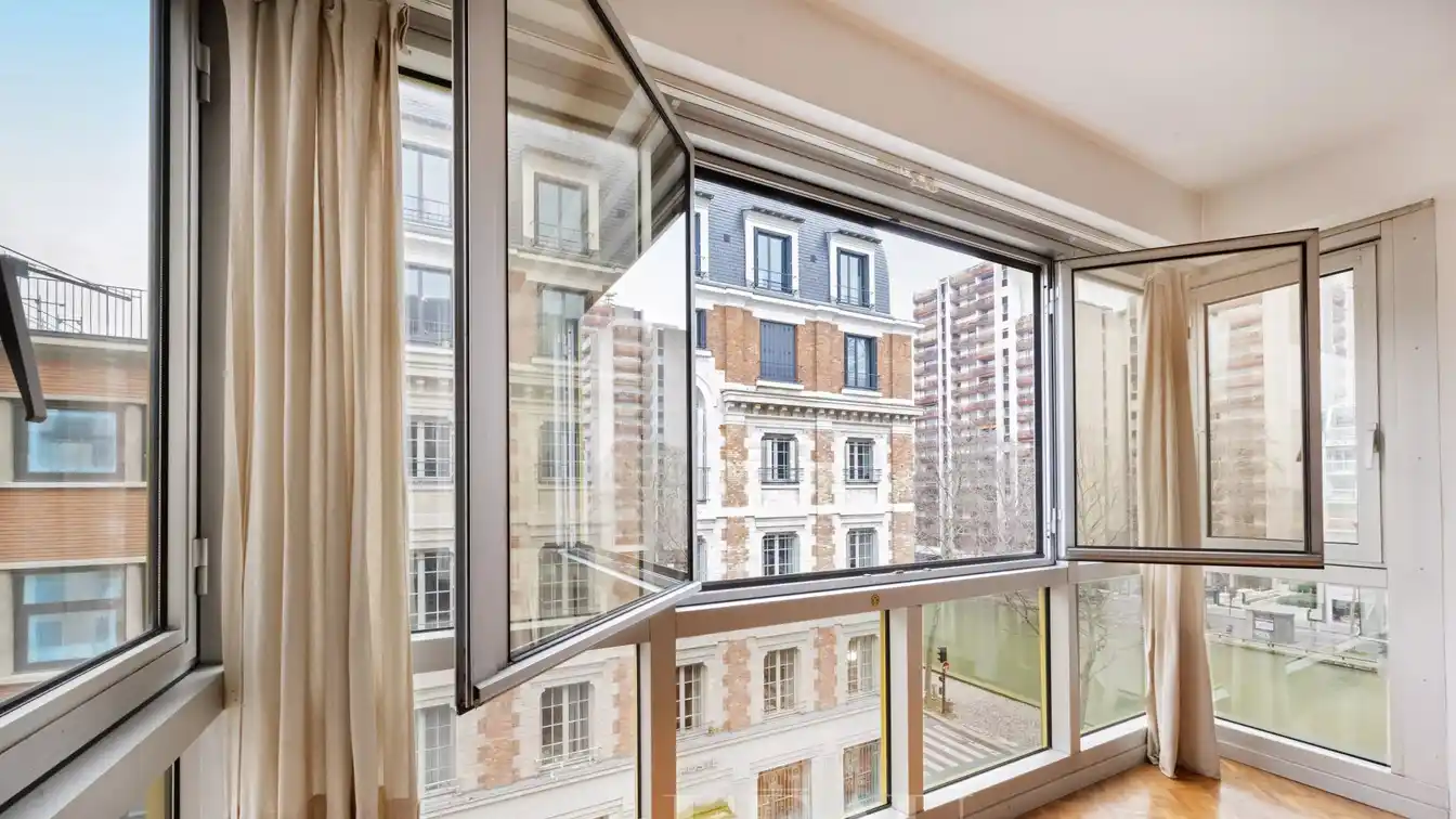 Charming Canal Saint-martin Apartment