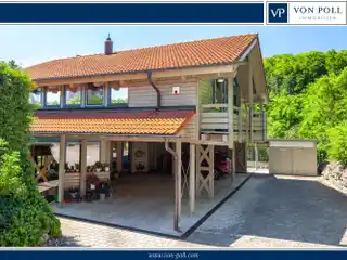 Elegant Villa on Wonderfully Sunny Property