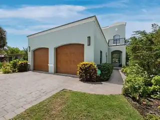 Spacious Newer Build with Designer Finishes