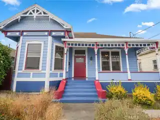 Victorian Gem in Sought-After Jefferson Park