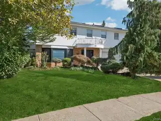 Stunningly Spacious Contemporary Home