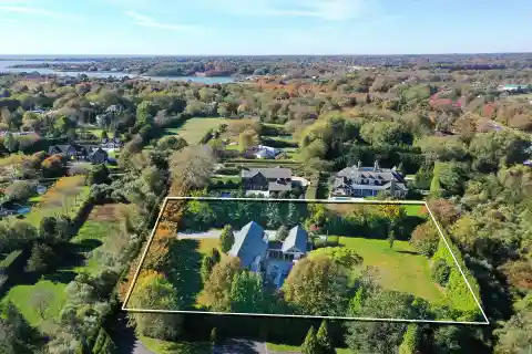 Striking Modern Barn