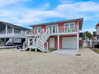 Breathtaking Coastal Retreat