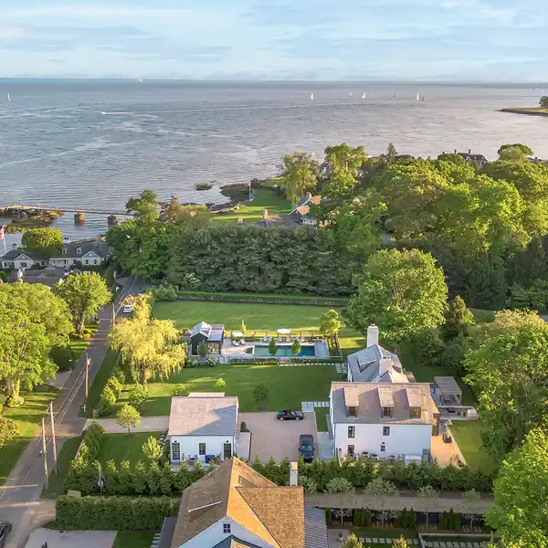 ARCHITECTURAL REFINEMENT WITH EFFORTLESS ELEGANCE