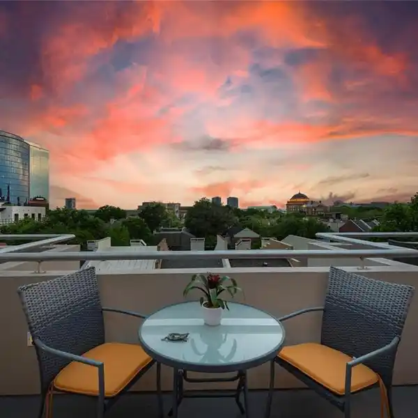 SPACIOUS METICULOUSLY DESIGNED TOWNHOME