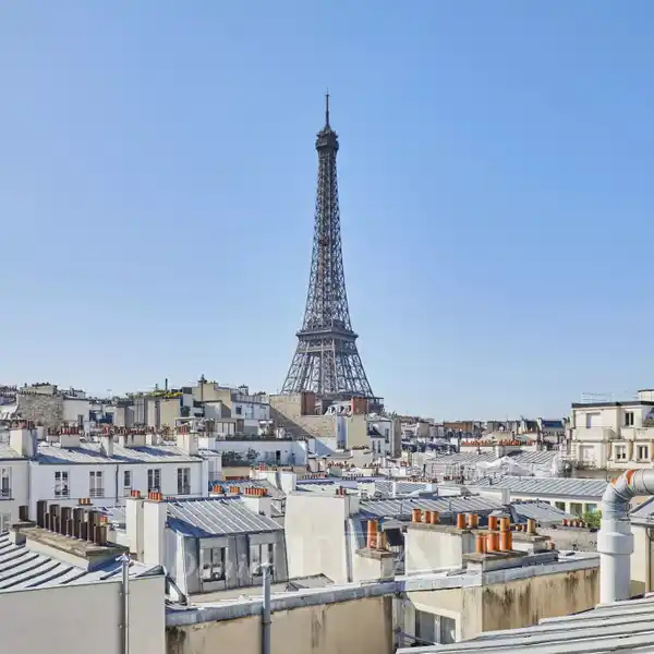 SPLIT-LEVEL WITH ICONIC EIFFEL VIEWS