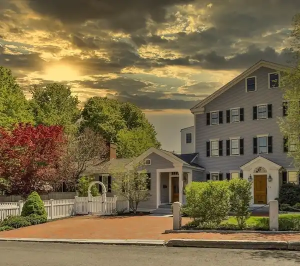LUXE SOUTH END HOME WITH PRIVATE OUTDOOR RETREAT