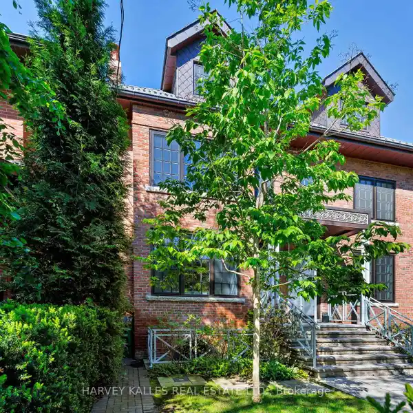LIGHT-FILLED LUXURY HOME IN THE ANNEX
