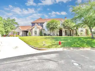 Hollytree Hidden Gem