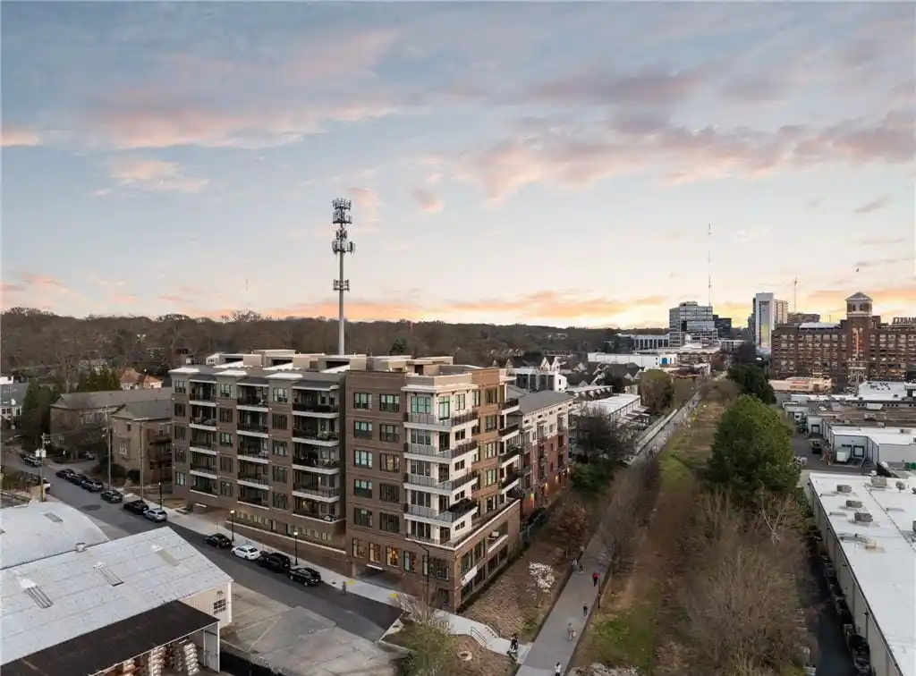 Midrise Penthouse Condo in a Coveted Neighborhood
