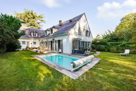 Peaceful Property in a Privileged Location