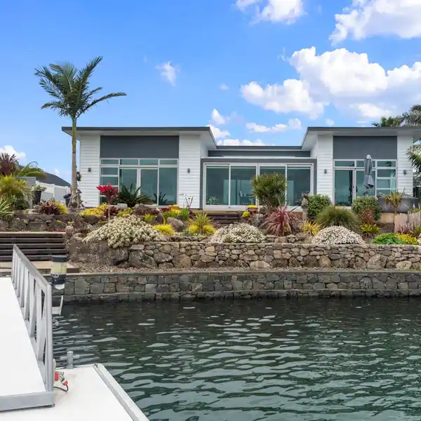 WATERFRONT LIVING AT ITS BEST