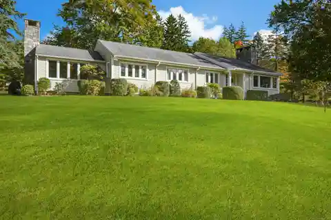 Easy Living on 3.4 Gorgeous Acres