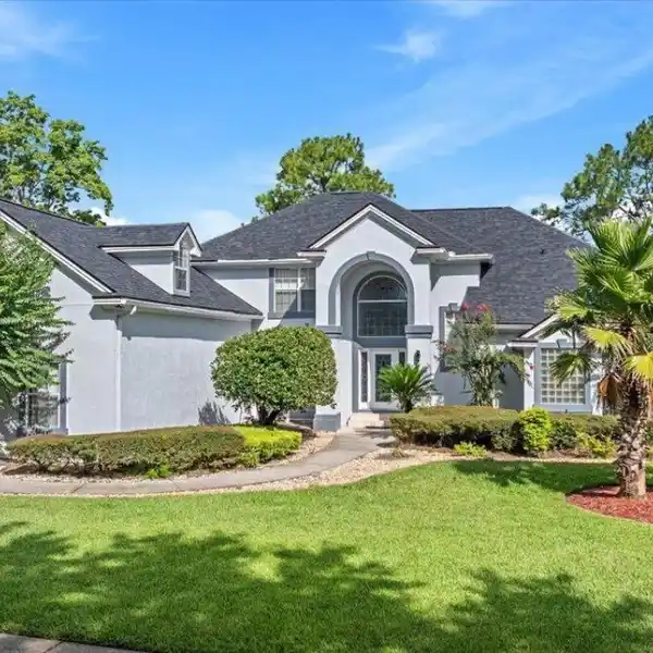 BEAUTIFUL HOME IN DEERCREEK COUNTRY CLUB