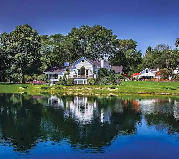 EXTRAORDINARY ESTATE COMPLETE WITH AWARD WINNING BOTANICAL GARDEN