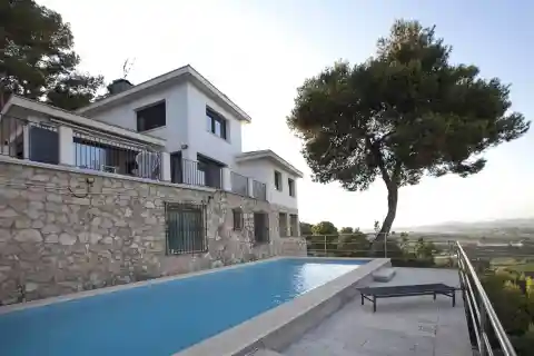 Exclusive Classic-style Villa
