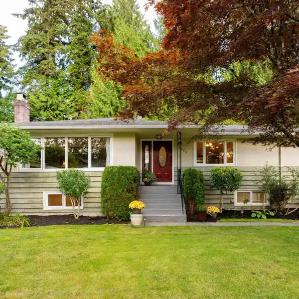 CHARMING HOME IN THE HEART OF EDGEMONT VILLAGE