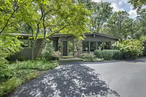 Stunning California Contemporary Ranch on One Acre