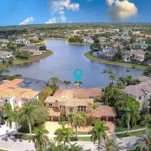 EXQUISITE LAKEFRONT COURTYARD ESTATE