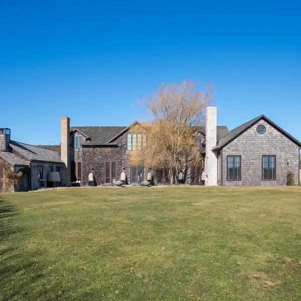 GRAND LIVING SAGAPONACK HOME