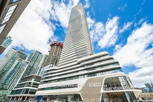 Palatial Suites with Unmatched City and Lake Views