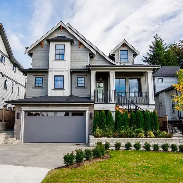 BREATHTAKING DESIGNER HOME