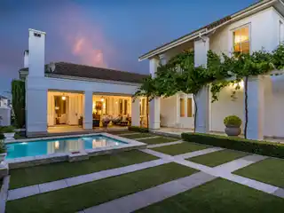 Family Comfort Meets the Beauty of the Vineyards