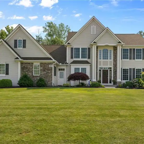 FABULOUS CRANBERRY COVE HOME