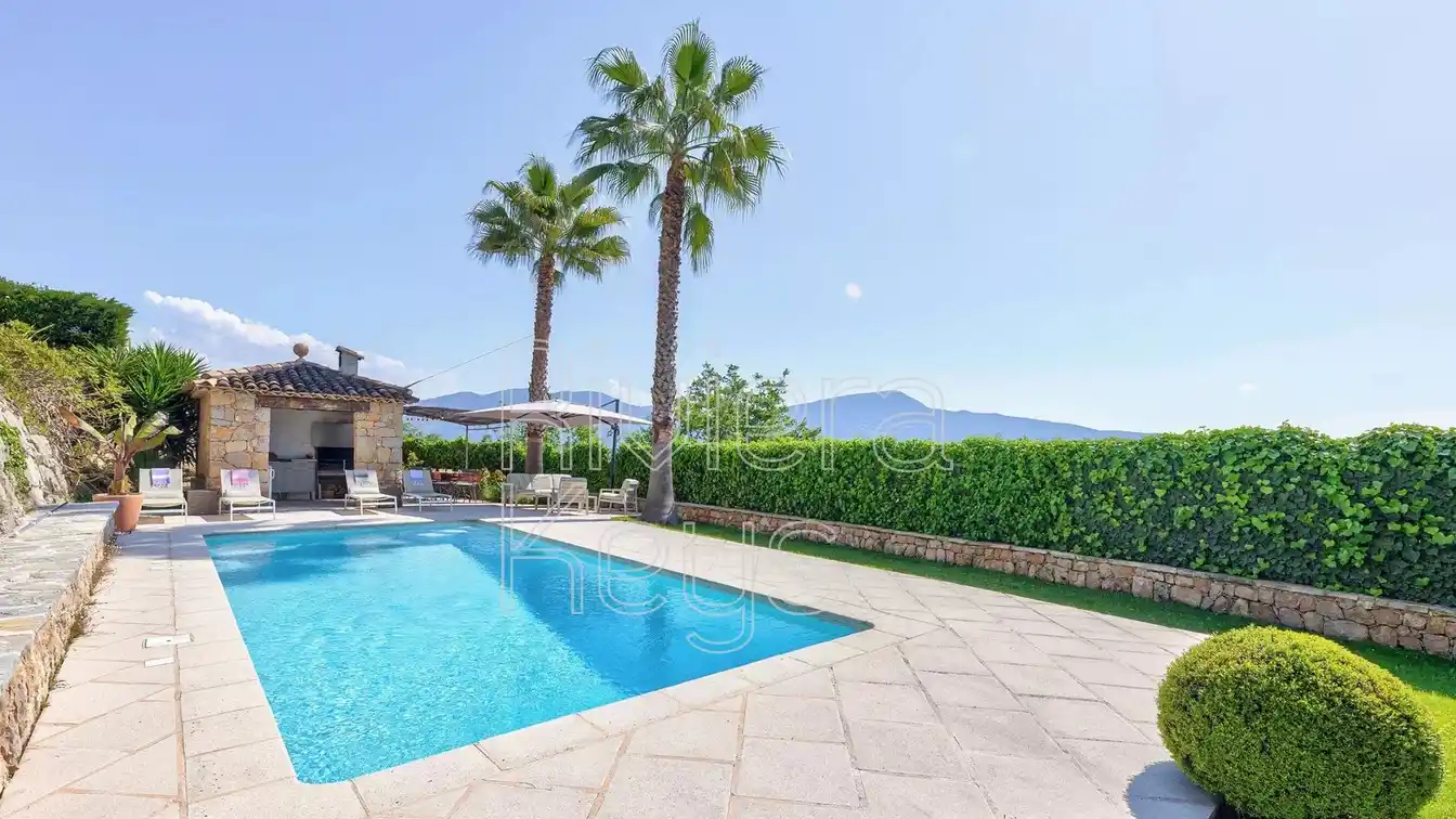 Beautifully Renovated Villa
