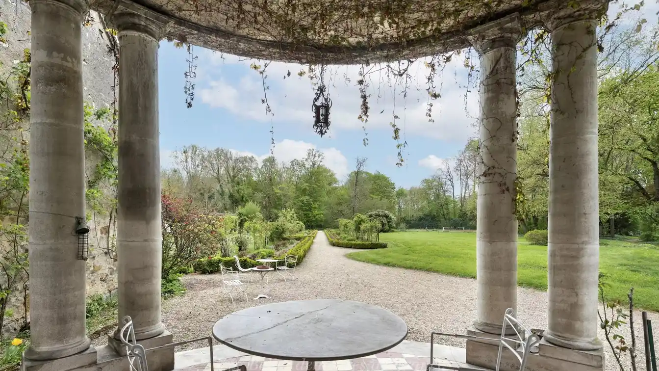 Majestic Property with a Landmarked Park