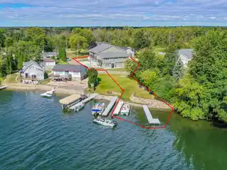 Versatile Lakefront Retreat