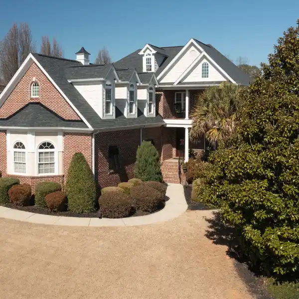 EXECUTIVE HOME WITH POOL AND OUTDOOR OASIS