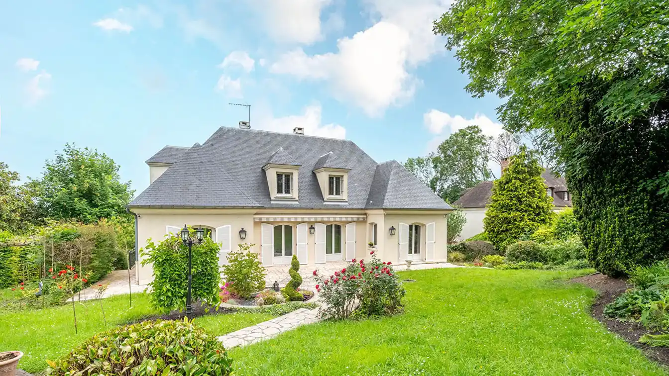 Peaceful Haven in the Popular Villeflix
