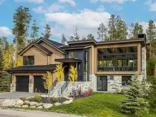 Brand-New High-End Modern Home