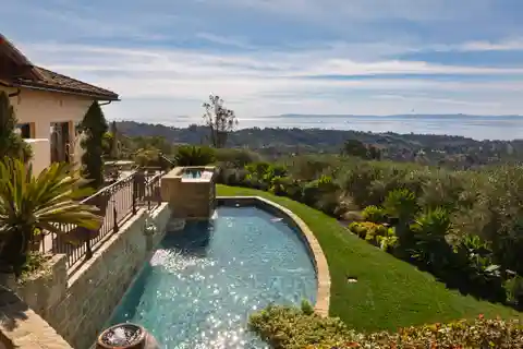 Magnificent Estate with a Vast Panorama