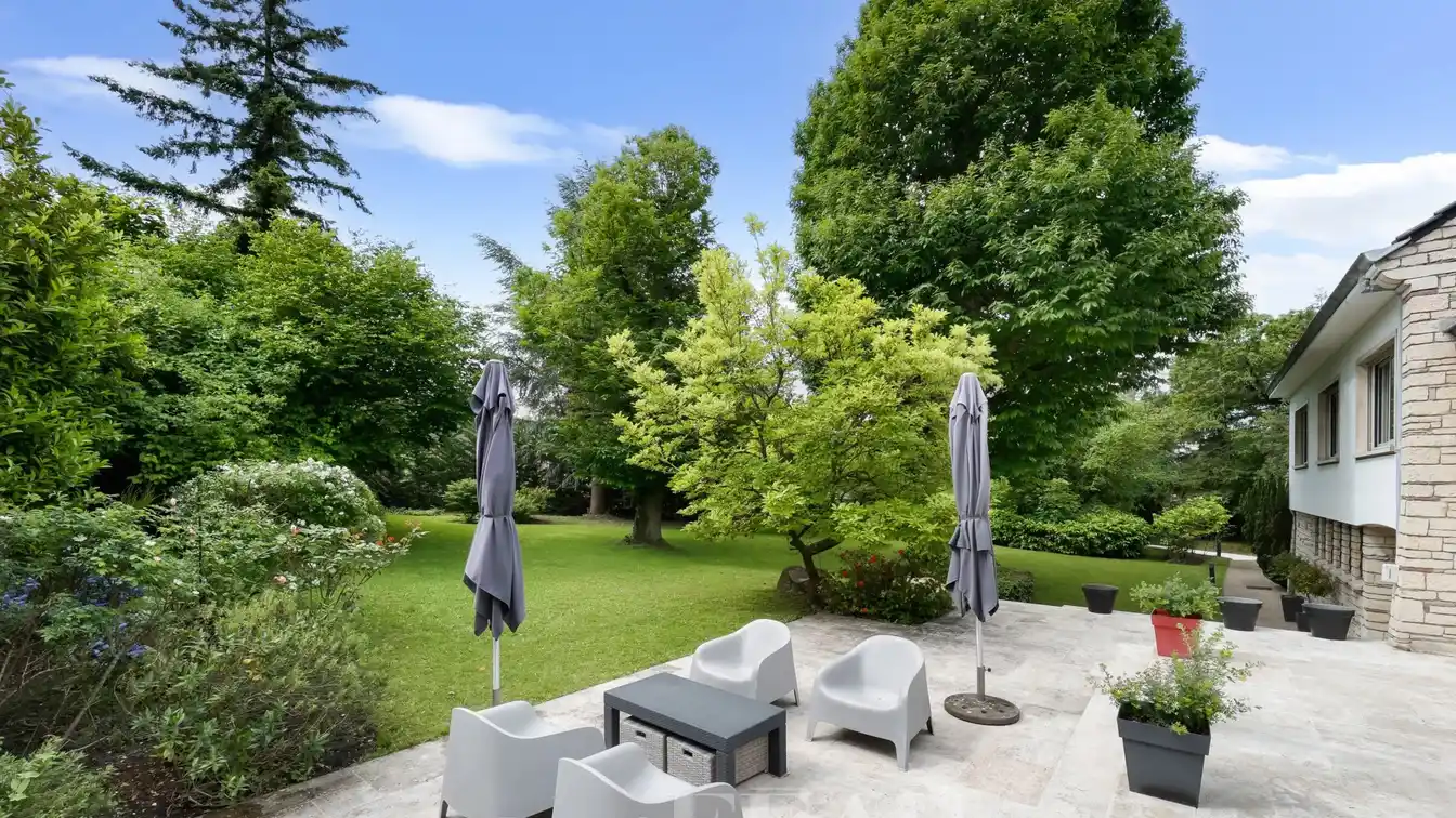 Charming Estate in Le Chesnay