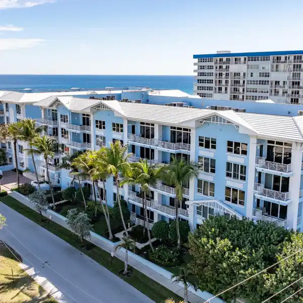 ONE-OF-A-KIND PENTHOUSE WITH BREATHTAKING OCEAN VIEWS