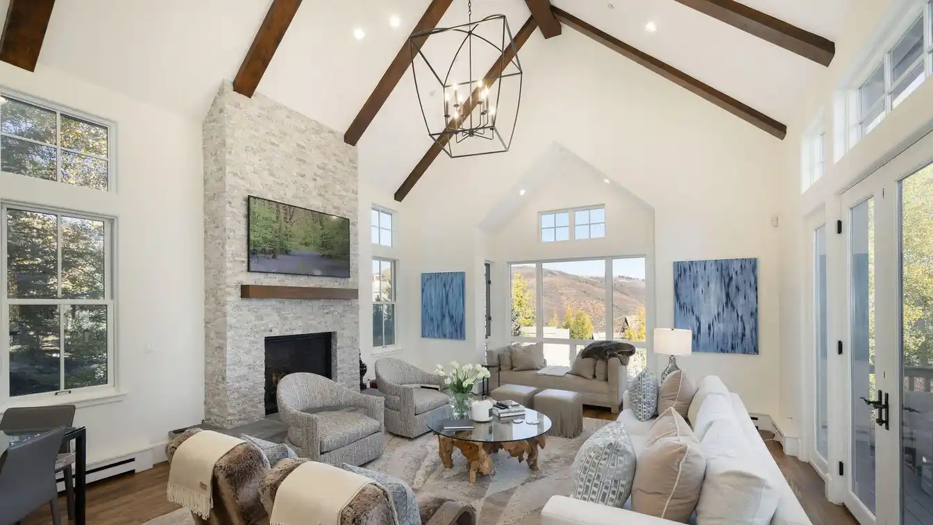Completely Renovated Kensington Green Residence