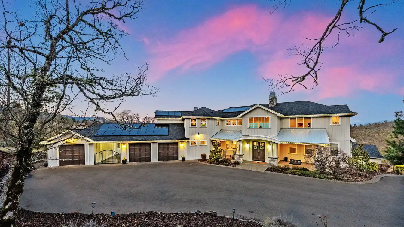 Versatile Custom Home Minutes Outside Historic Jacksonville