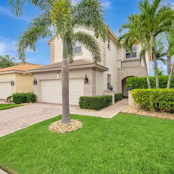 REFINED LIVING IN EXCLUSIVE ENCLAVE