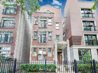 Modern Luxury Meets Classic Charm in Lincoln Park