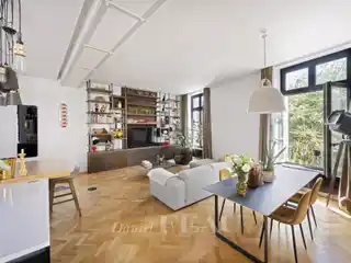 Spacious Historic Flat with Modern Comfort