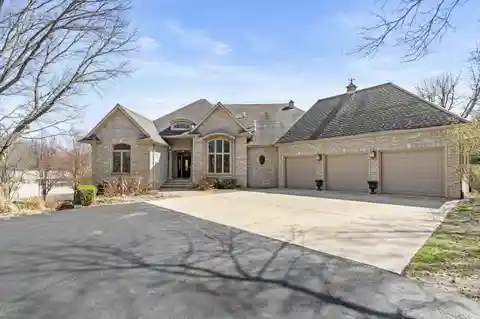 Extraordinary Custom-built Ranch-style Estate