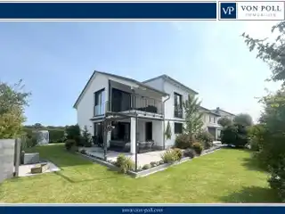 Dreamlike and Spacious Detached House