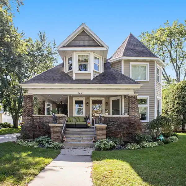 STATELY, HISTORIC HOME