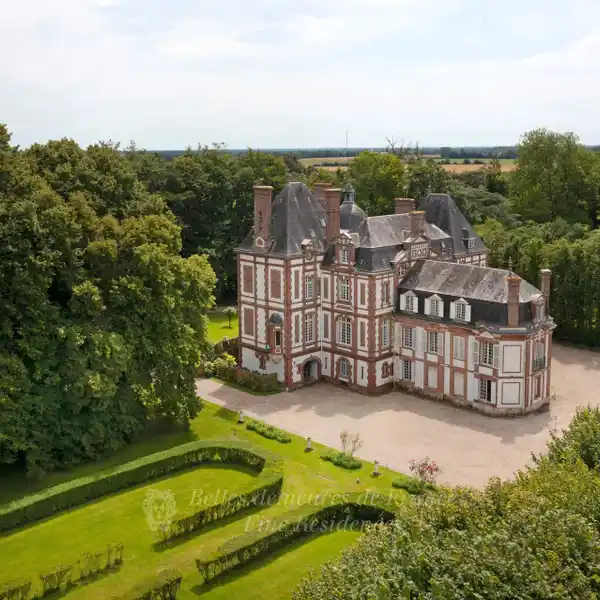 ELEGANT CHATEAU AND COMPOUND