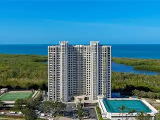 Direct Gulf View Residence in the St. Laurent